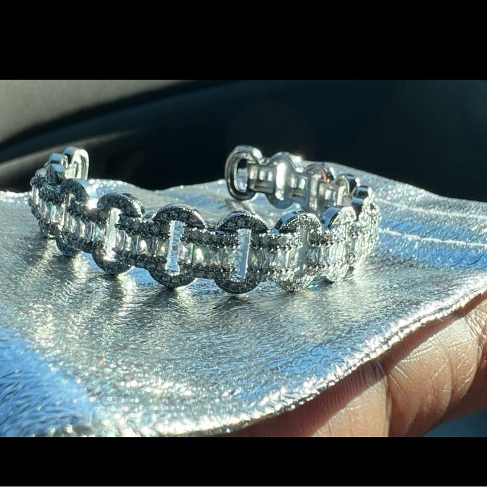 925 Sterling Silver plated Swarovski elements cuff bracelet - Picture 8 of 12